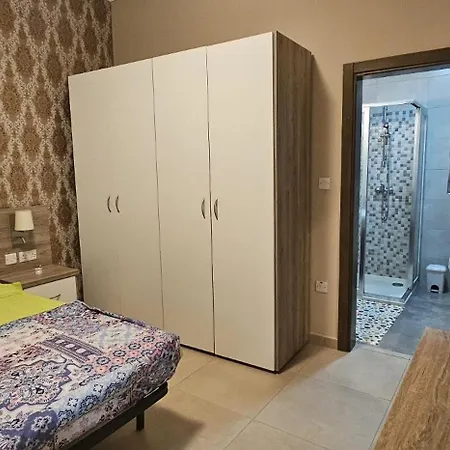 Elegant Near Valletta J2 شقة *