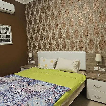 Elegant Near Valletta J2 شقة