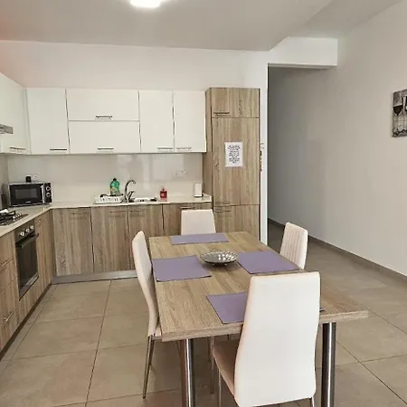 Elegant Near Valletta J2