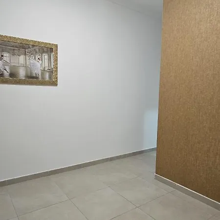 Elegant Near Valletta J2 Apartament