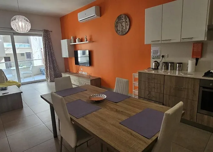 Elegant Near Valletta J2 Апартаменты *